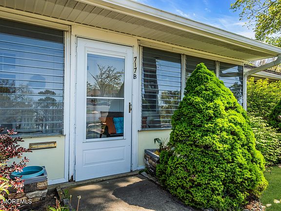 4th image of 717B Buckingham Drive