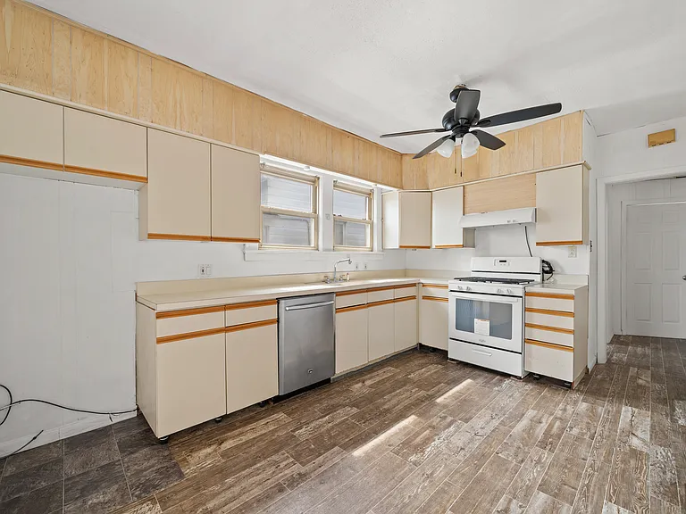 116 Berkeley Ave #2 — Photo 6