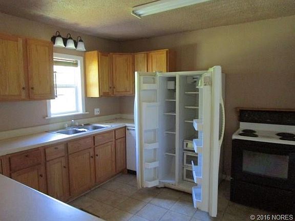 3rd image of 527 S 12th St