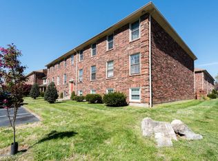 8138 Lake Ter APT E10, Louisville, KY 40222