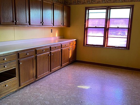 4th image of 25 Jefferson St