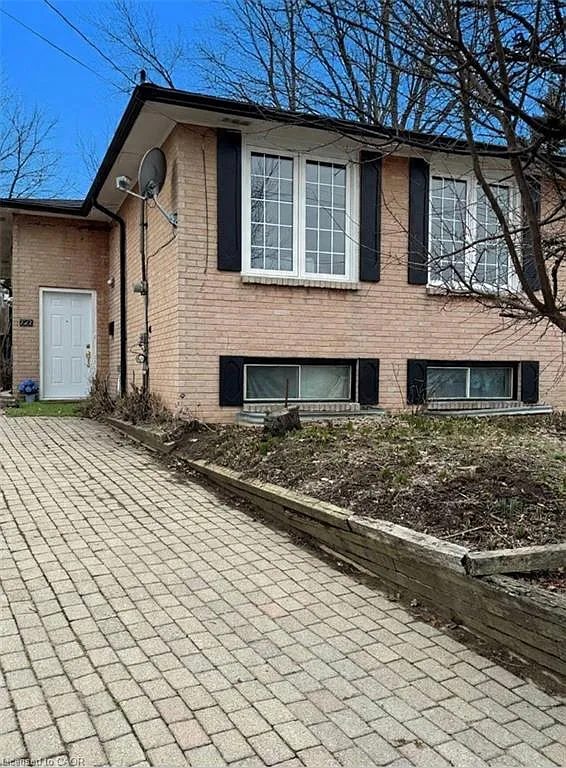 222 Greencedar Dr photo 1