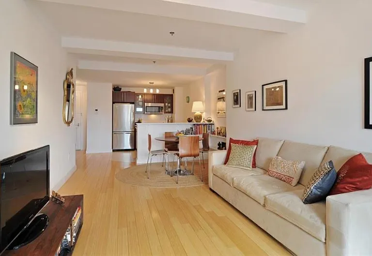 302 2nd St #5E — Photo 2