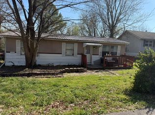 305 E Maud Avenue, Crane, MO 65633