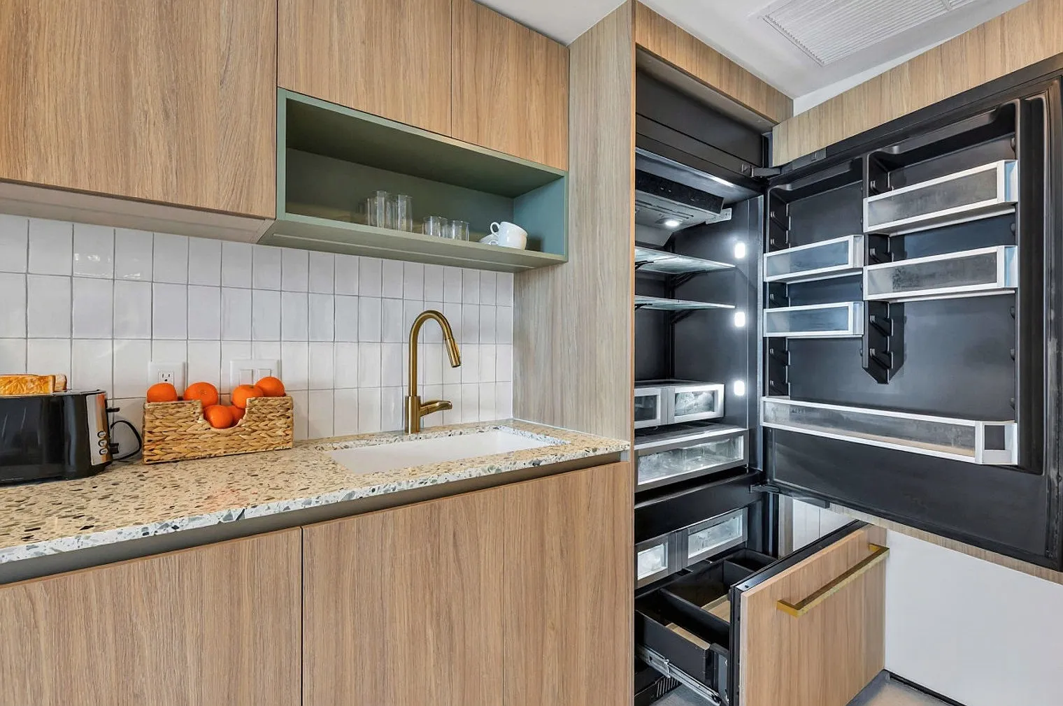 1 bed, 1.0 bath, 516 sqft, $3,583 — Photo 3