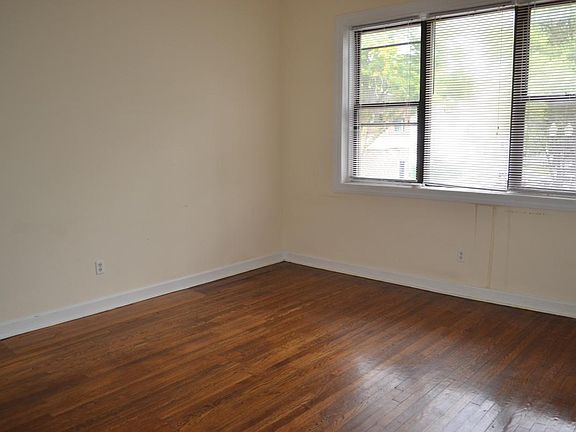 2nd image of 3259 W Montrose Ave #2