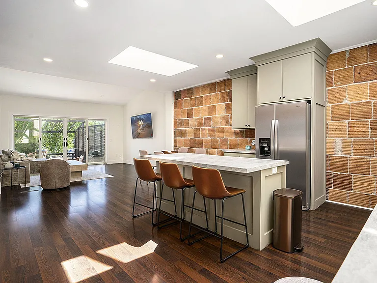 110 Washington Ave #110 — Photo 18