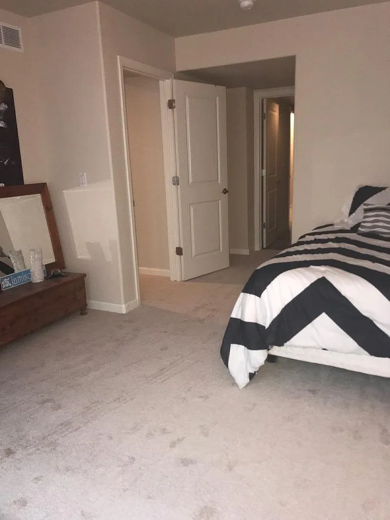 3 bed, 2113 sqft, $2,847 — Photo 3