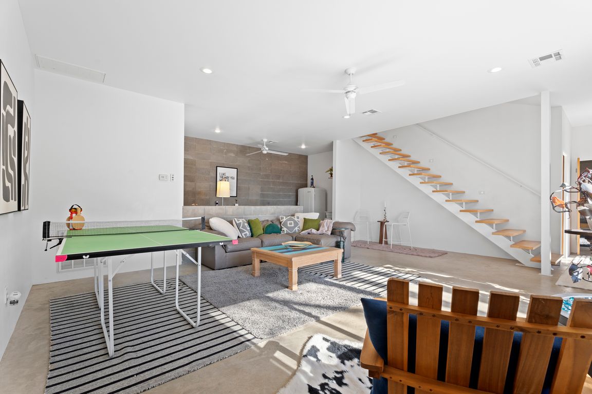 next background image