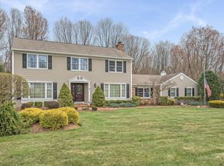 4 Kingston Ln, Succasunna, NJ 07876