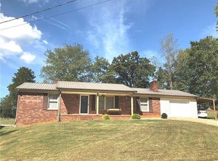 912 Greenwood Pl, Lenoir, NC 28645