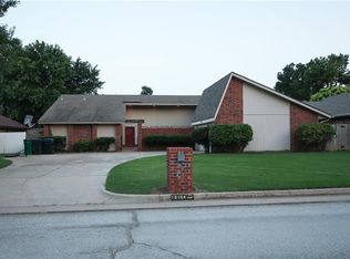 10104 Saint Helens Dr, Yukon, OK 73099