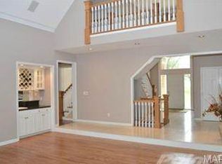 2202 Whitney Pointe Dr, Chesterfield, MO 63005