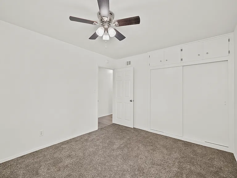 809 W Avenue J10 — Photo 17