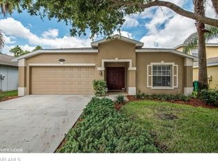 15097 Topsail Ct, Naples, FL 34119