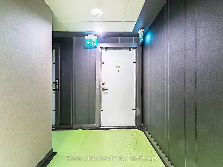 55 Charles St E #2706 — Photo 11