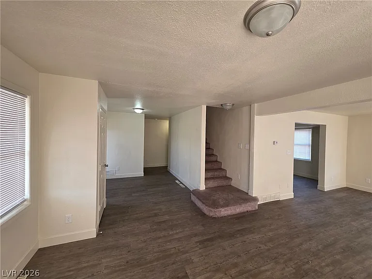 1590 Mustang Dr — Photo 53
