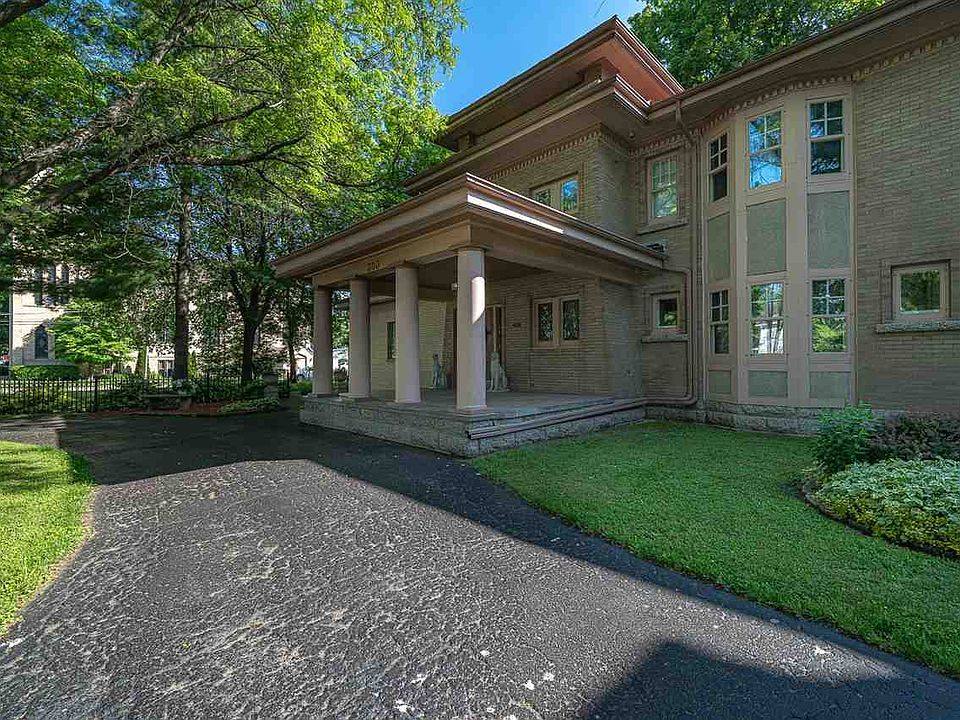 303 E Lincoln Ave, Belvidere, IL 61008 Zillow