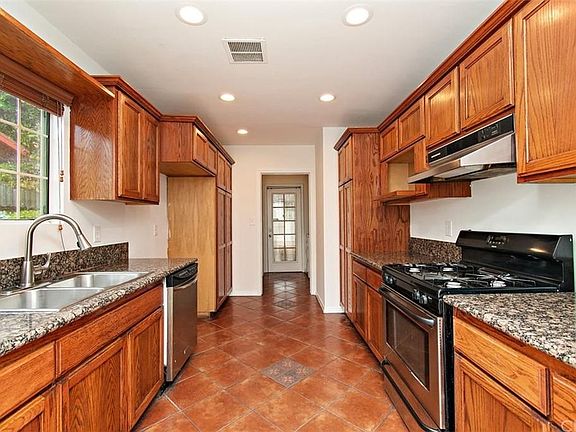 4th image of 1605 S Mayland Ave