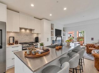 535 E 2nd St #137, North Vancouver, BC V7L1C8