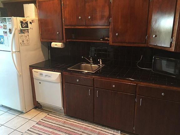 Kitchen w/dishwasher