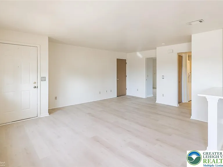 1464 Cedar Crest Blvd #18 — Photo 8