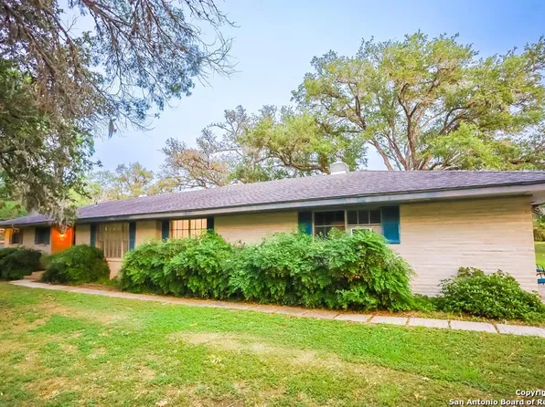 803 FM 2824, Beeville 78102