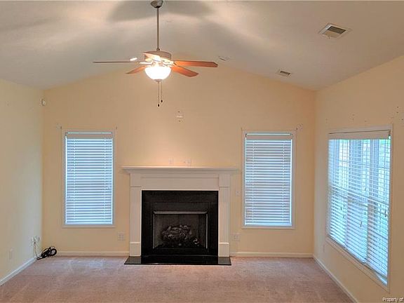 2nd image of 125 Taft Ct