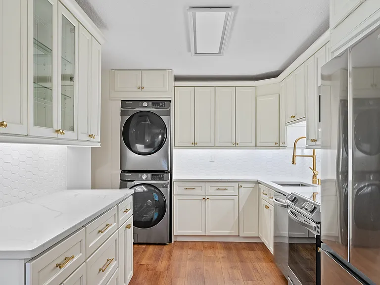 309 Yoakum Pkwy #509 — Photo 9