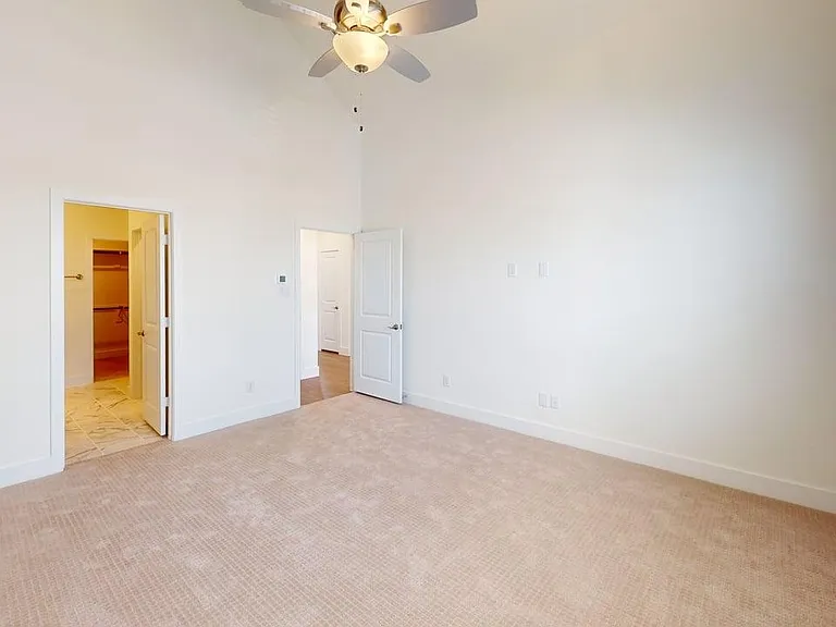 7033 Lathrop Ln — Photo 11
