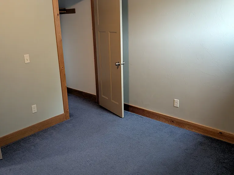 3789 Pipestone St — Photo 3