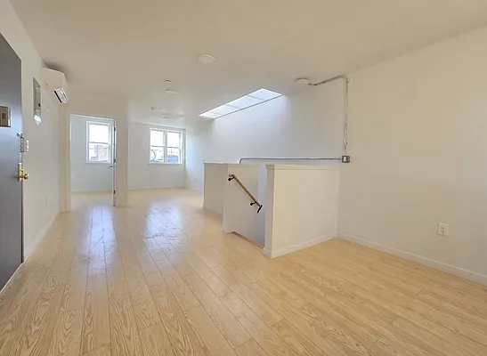 Rented by Kahana Real Estate LLC | media 8