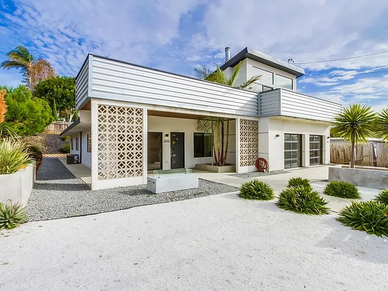 2550 Gregory Dr — Photo 1