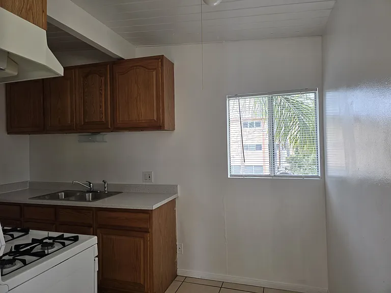 734 Embarcadero Del Mar #X — Photo 6