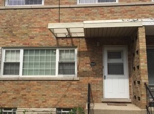 7504 N Ridge Blvd, Chicago, IL 60645