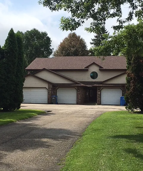 2BR/2BA/2 car attached garage — Photo 2