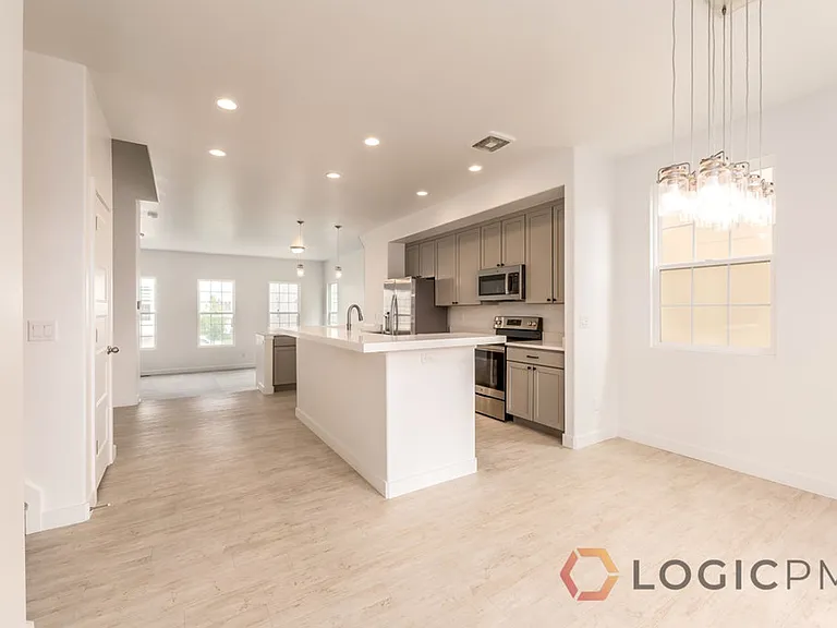 10592 S Redknife Dr — Photo 12
