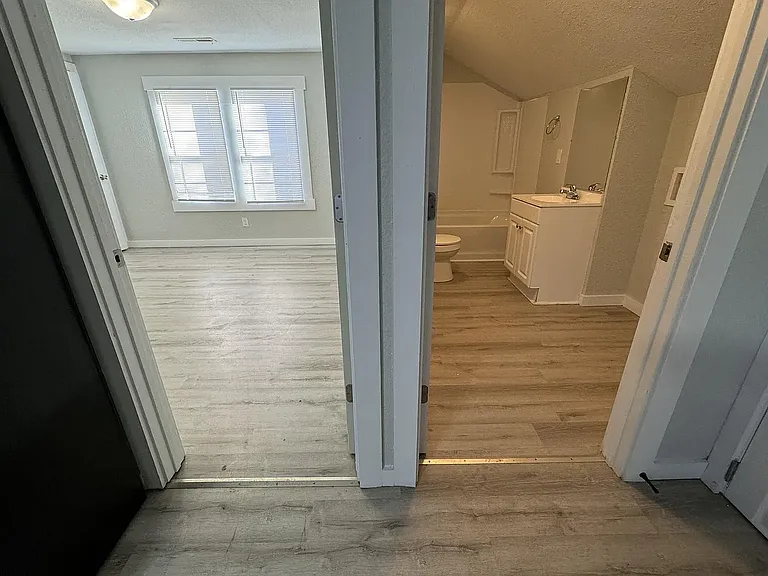 1132 W Division St #B — Photo 5