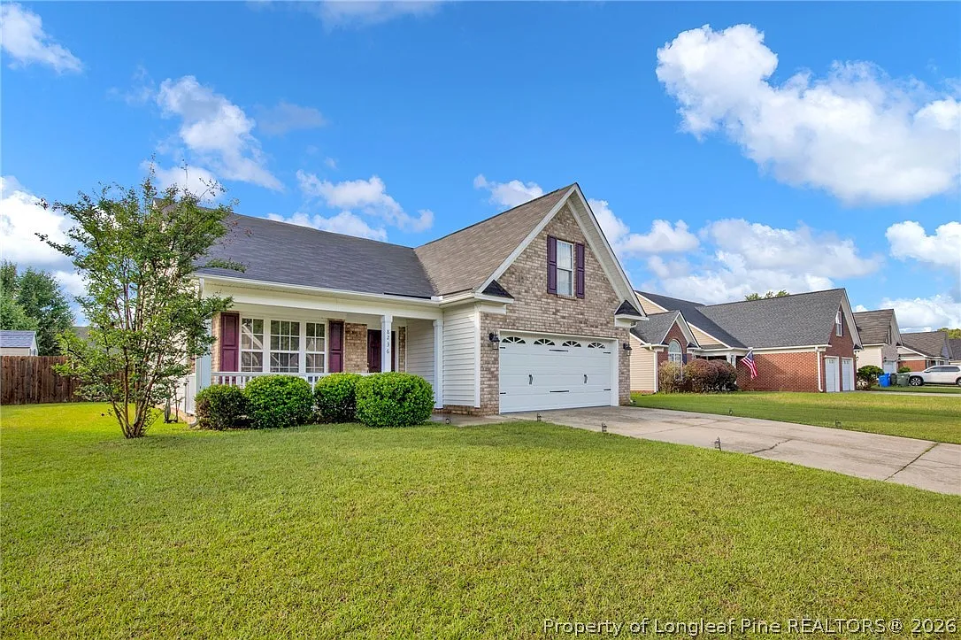 3 bed, 2.0 bath, 1968 sqft, $2,800 — Photo 2