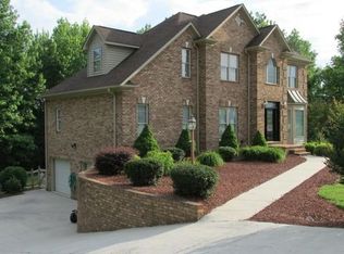 6520 Heron Point Ct, Belews Creek, NC 27009