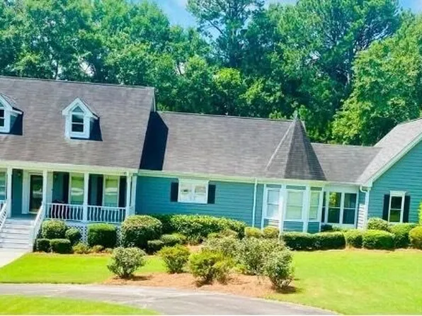 2820 Bay Ridge Dr, Loganville, GA 30052