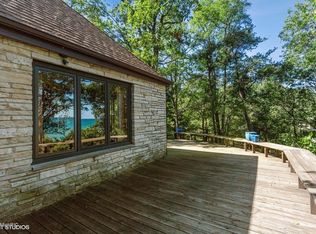 601 E Lake Front Dr, Beverly Shores, IN 46301