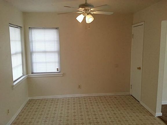 4th image of 7929 Laura St
