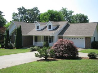 188 Cox Creek Dr, Benton, KY 42025