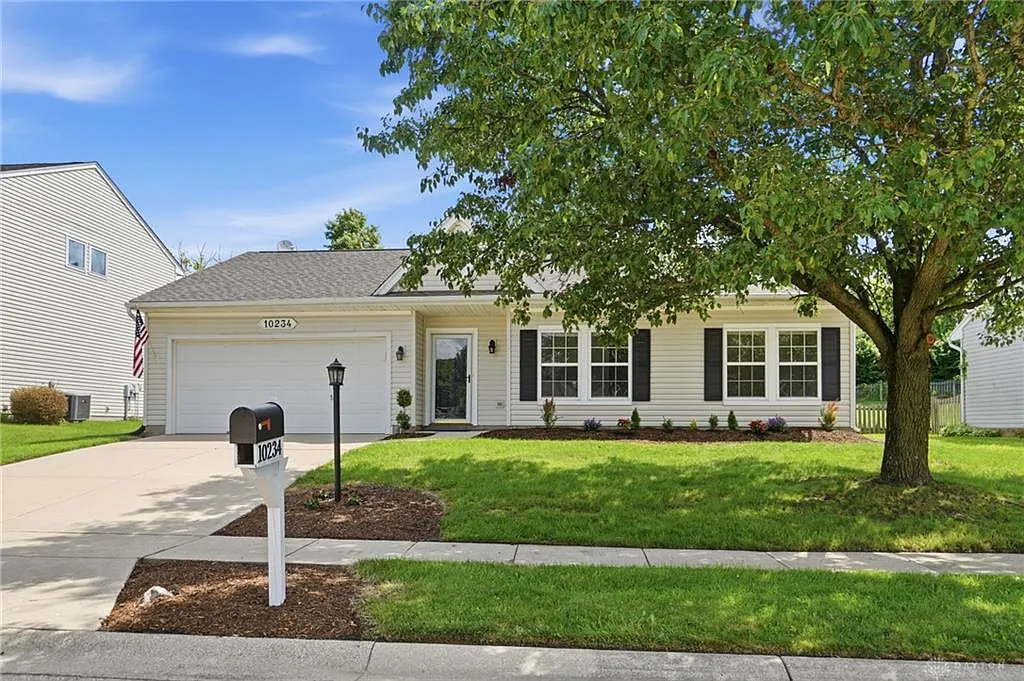3 bed, 2.0 bath, 1370 sqft, $2,650 — Photo 1