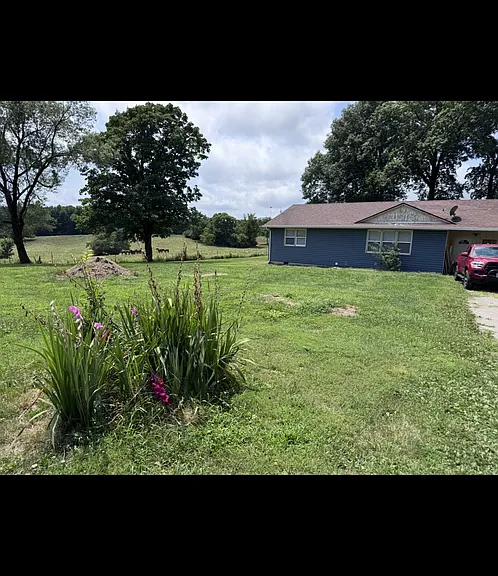 707 S Rustic Rd — Photo 3