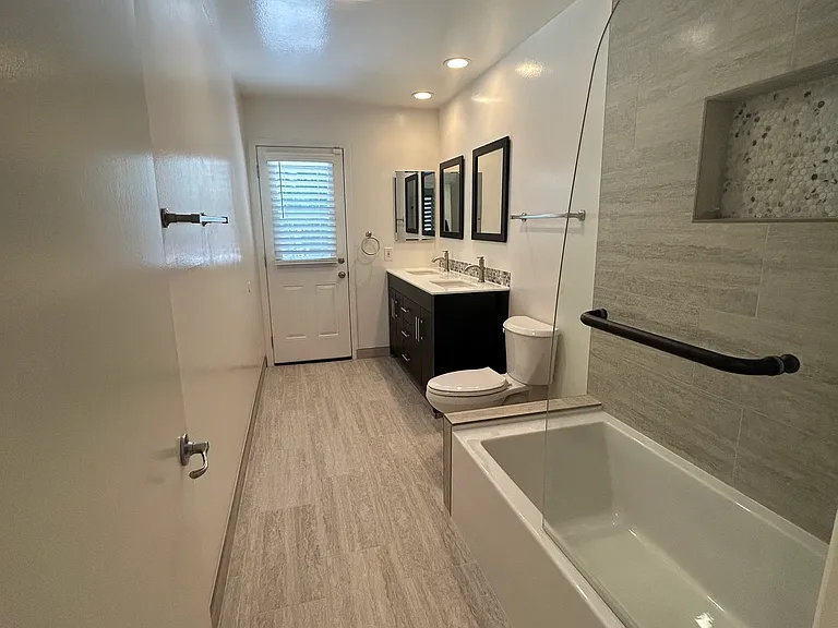 24246 Hatteras St — Photo 11