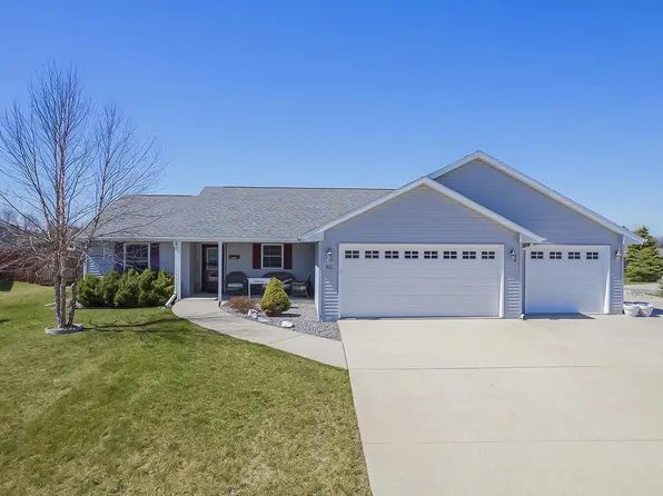 411 Bretts Way, Orfordville, WI 53576