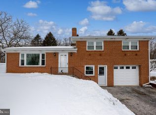 29 Merrin Rd, York, PA 17402