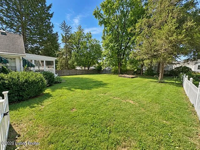 2 bed, 1.0 bath, 800 sqft, $1,200 — Photo 4